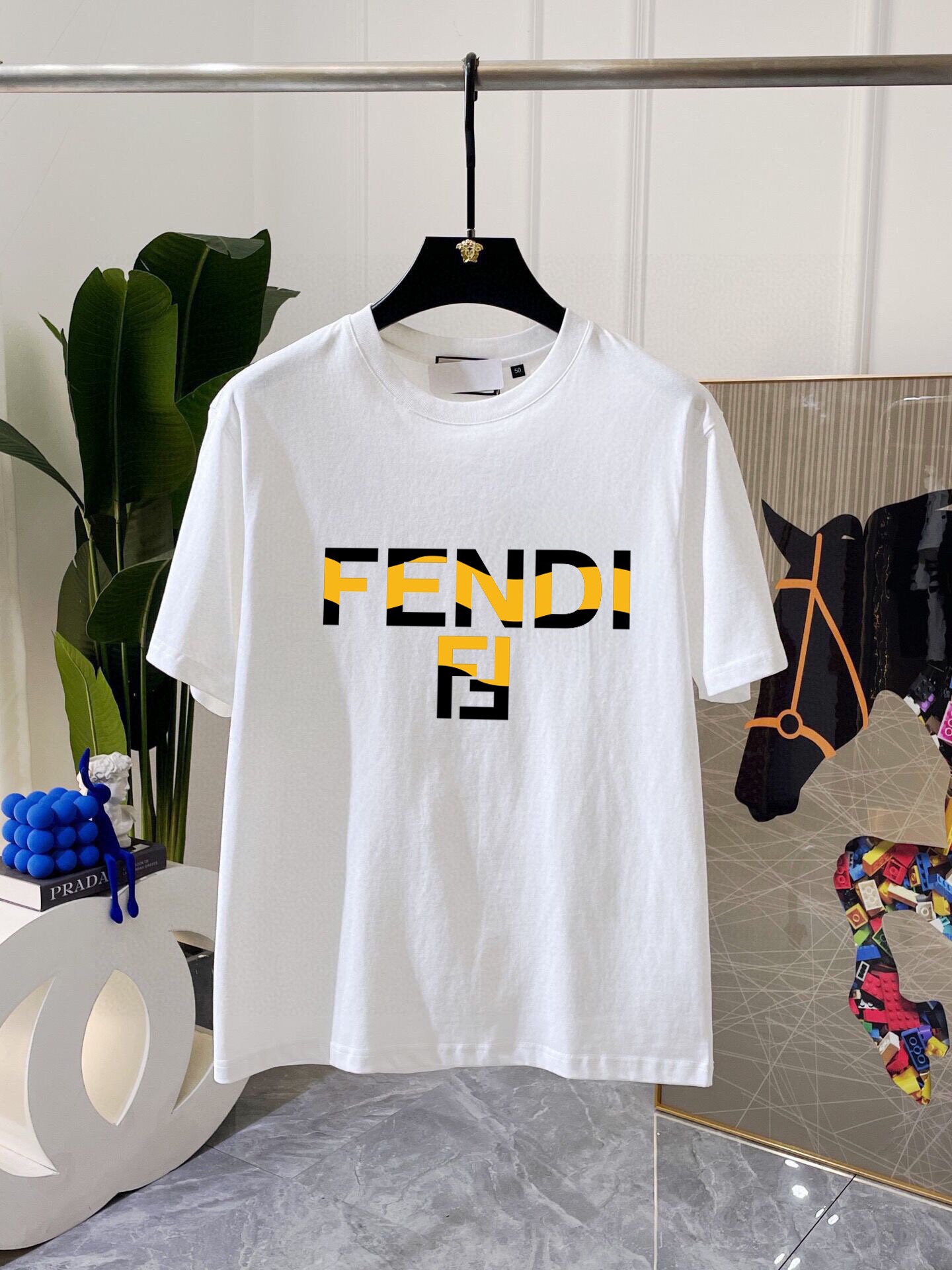 【FENDI旗艦店】フェンディ 半袖ショートパンツスーツ ご好評に付き再入荷！