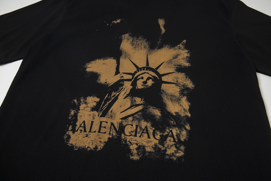 【BANELCIAGA旗艦店】バレンシアガ 半袖Tシャツ ご好評に付き再入荷！
