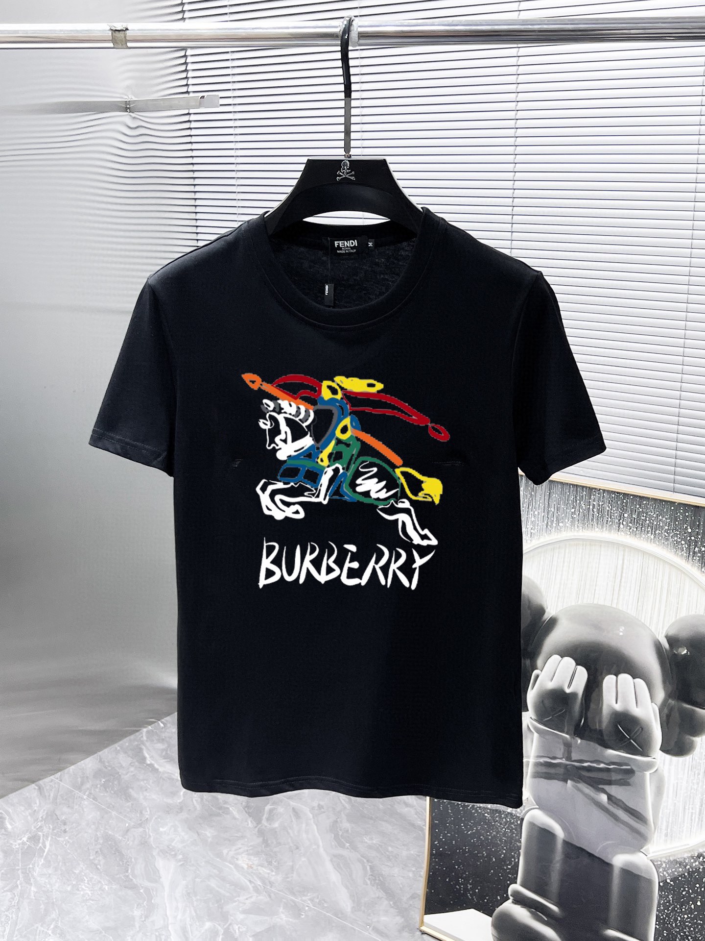 【BURBERRY旗艦店】半袖ショートパンツスーツ ご好評に付き再入荷！