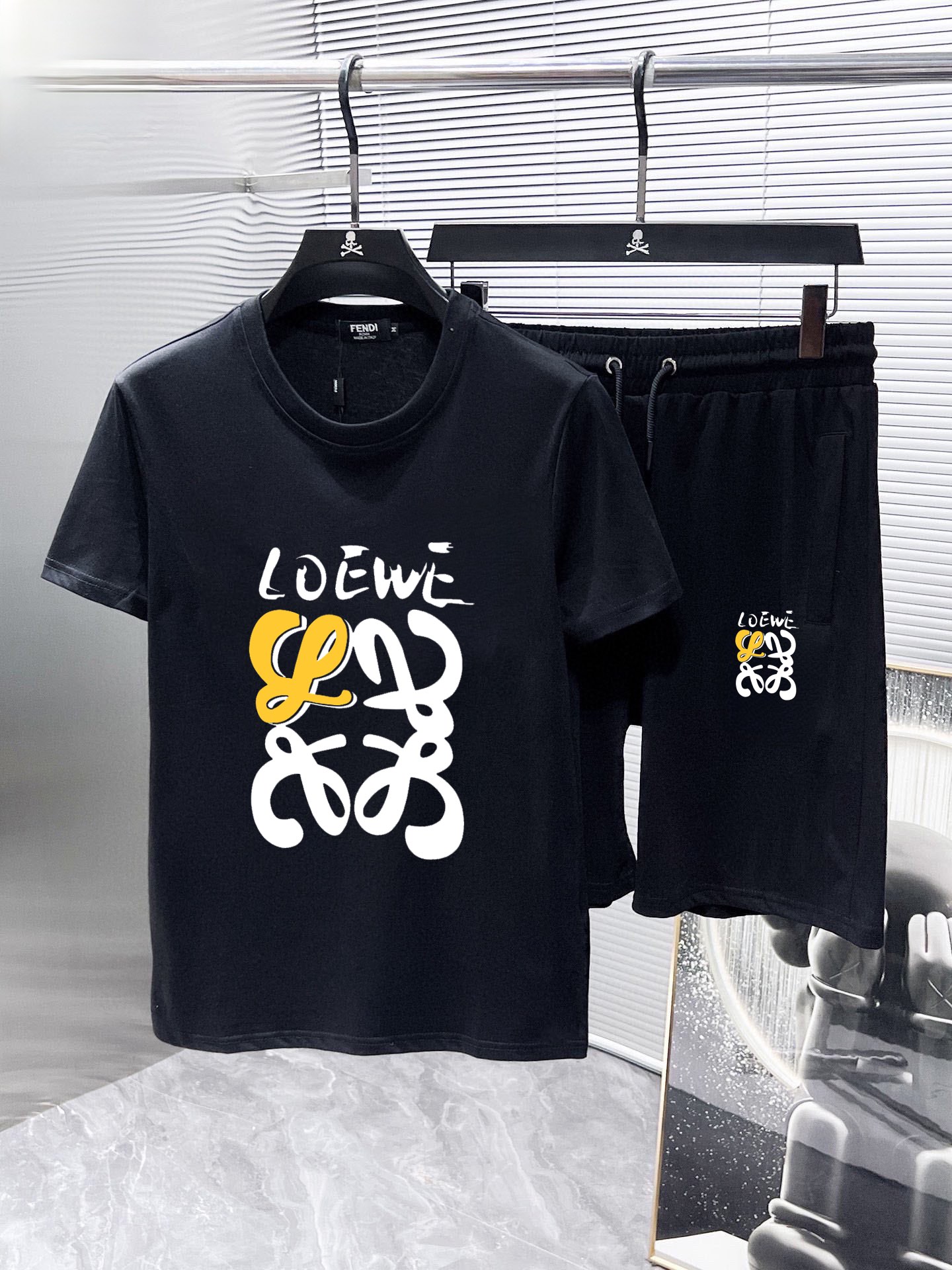 【LOEWE旗艦店】ロエベ 半袖ショートパンツスーツ ご好評に付き再入荷！