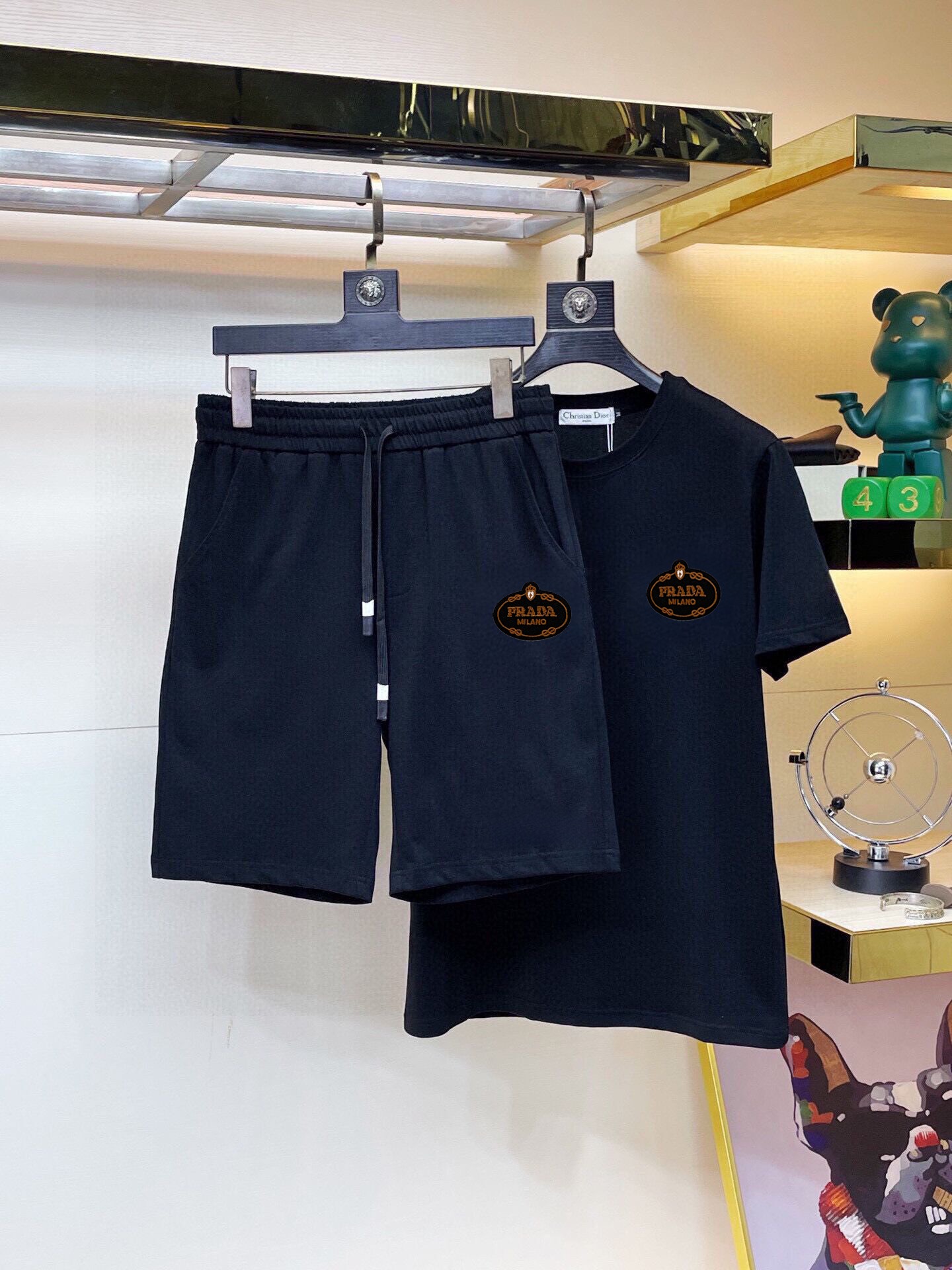 【PRADA旗艦店】プラダ 半袖ショートパンツスーツ ご好評に付き再入荷！