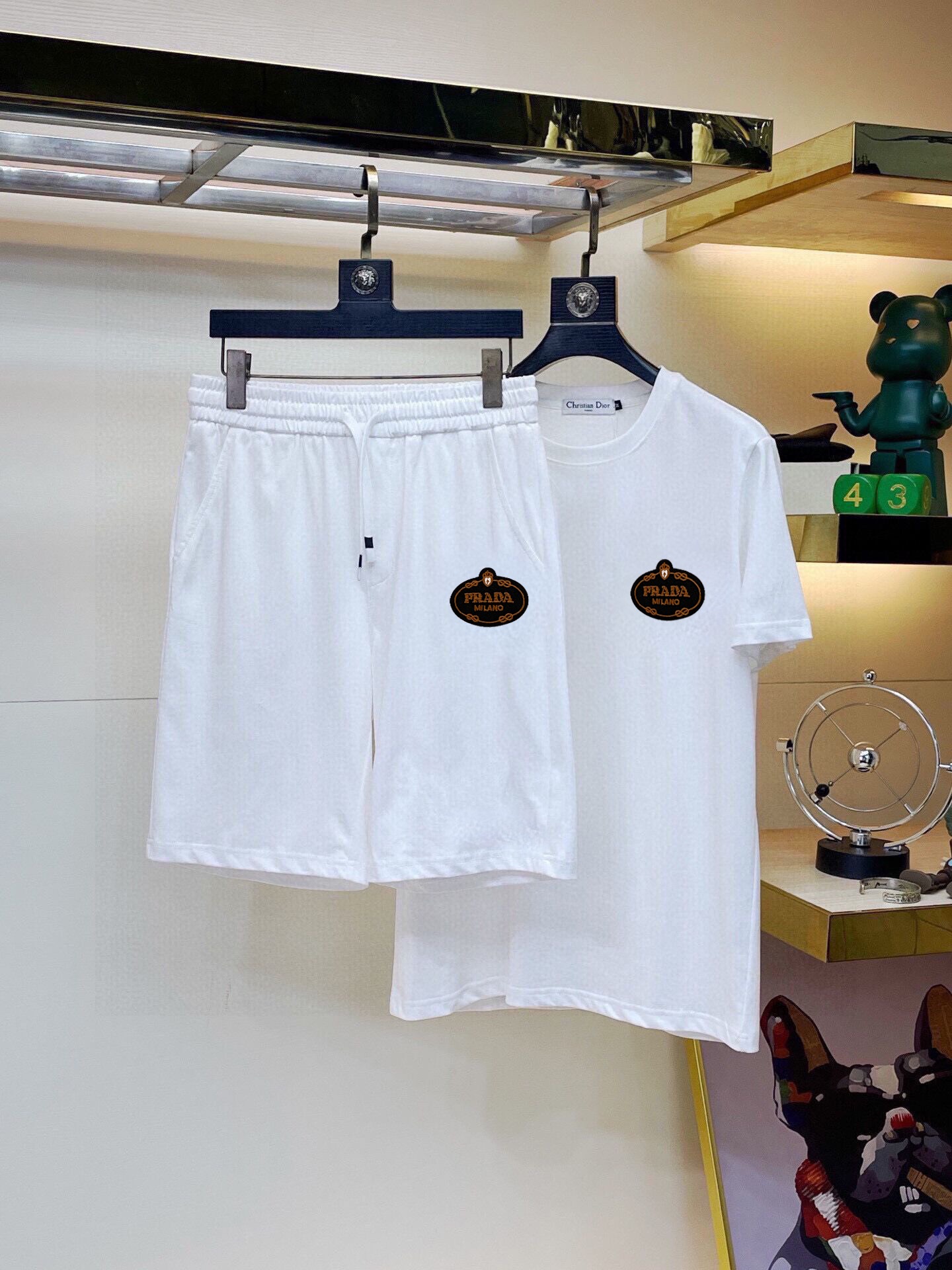 【PRADA旗艦店】プラダ 半袖ショートパンツスーツ ご好評に付き再入荷！