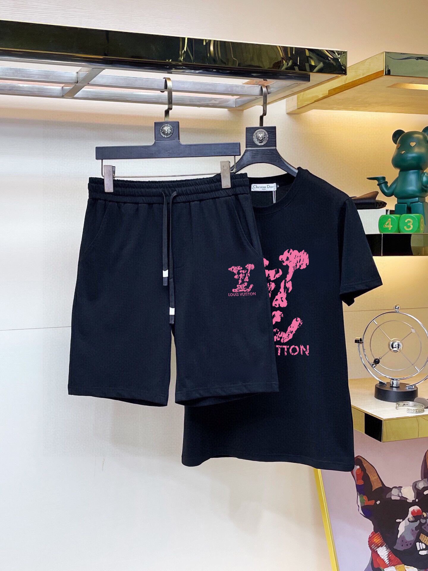 【LOUIS VUITTON旗艦店】半袖ショートパンツスーツ ご好評に付き再入荷！