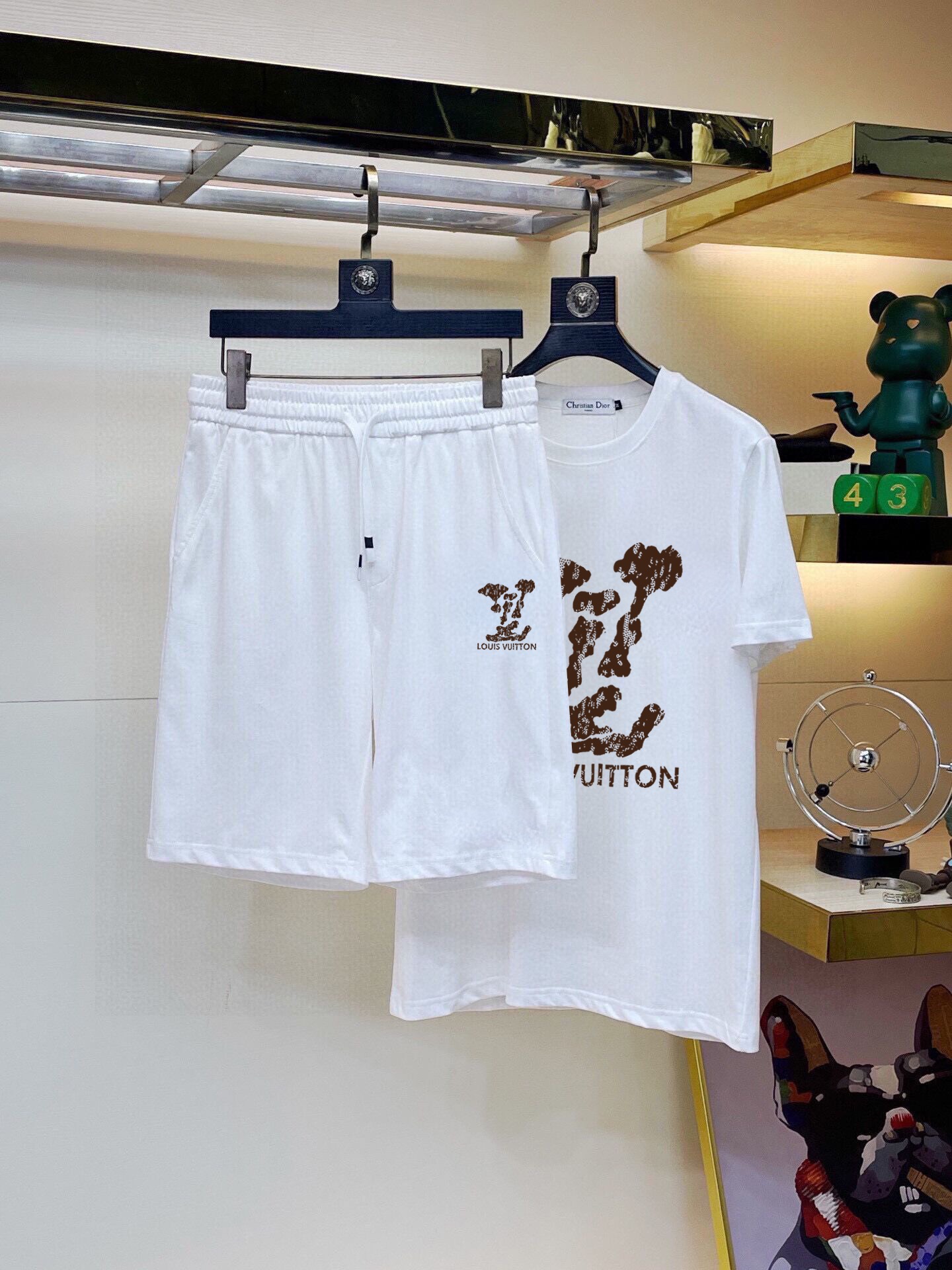 【LOUIS VUITTON旗艦店】半袖ショートパンツスーツ ご好評に付き再入荷！
