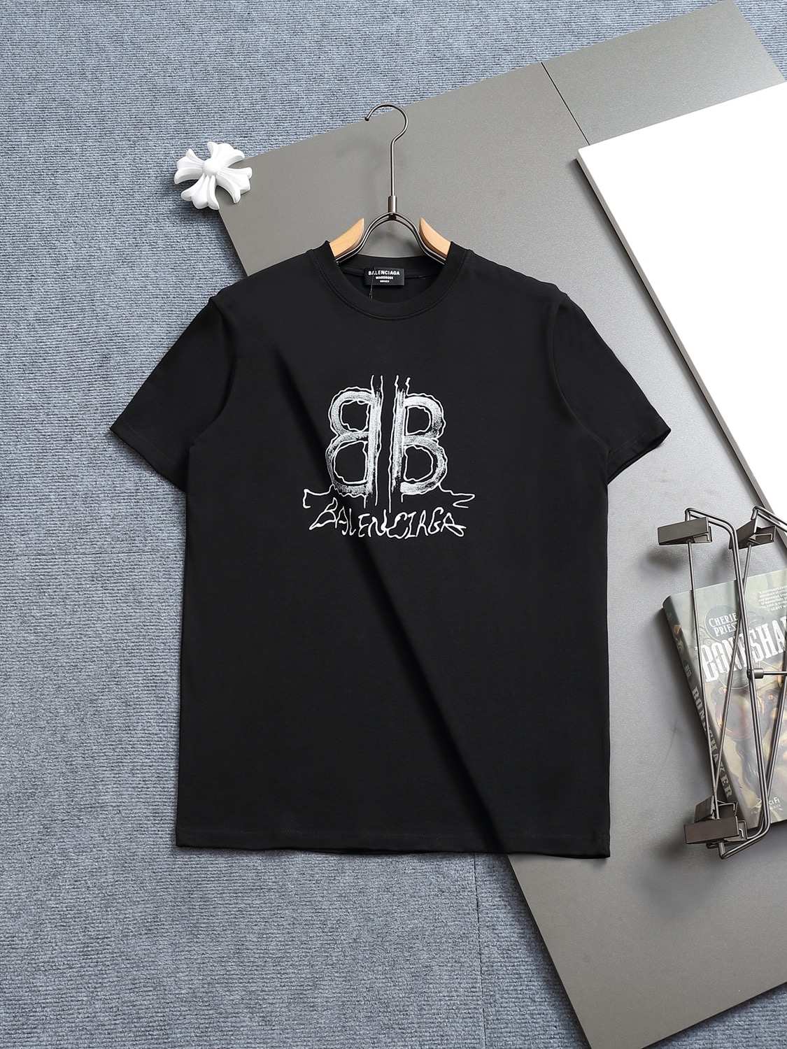 【BANELCIAGA旗艦店】バレンシアガ 半袖Tシャツ ご好評に付き再入荷！