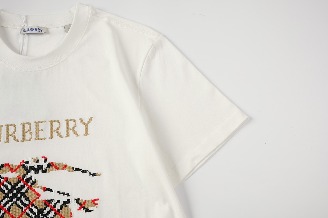 【Burberry】（バーバリー )半袖Tシャツ 男女兼用、ご好評に付き再入荷！
