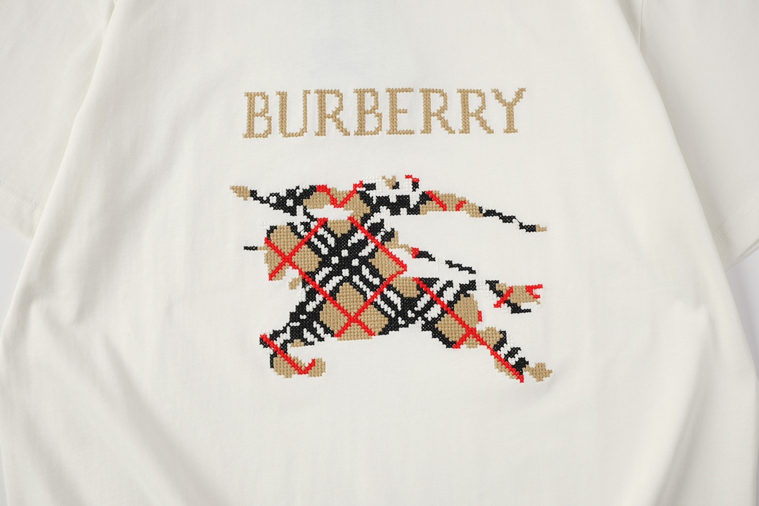 【Burberry】（バーバリー )半袖Tシャツ 男女兼用、ご好評に付き再入荷！