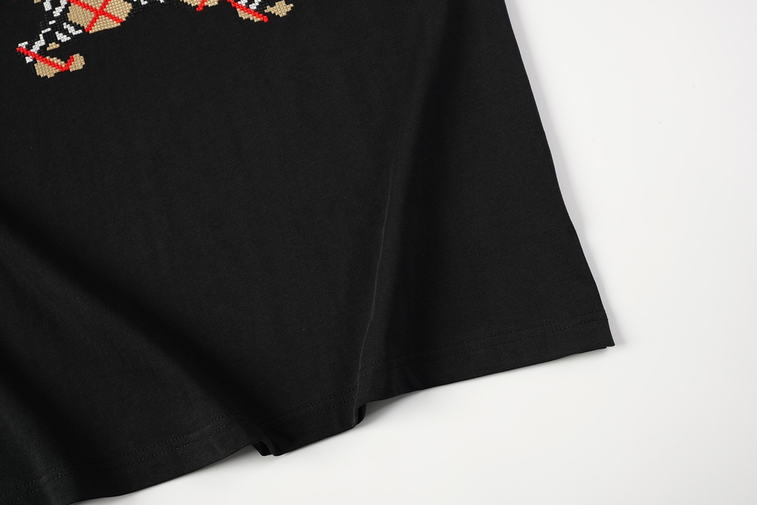【Burberry】（バーバリー )半袖Tシャツ 男女兼用、ご好評に付き再入荷！