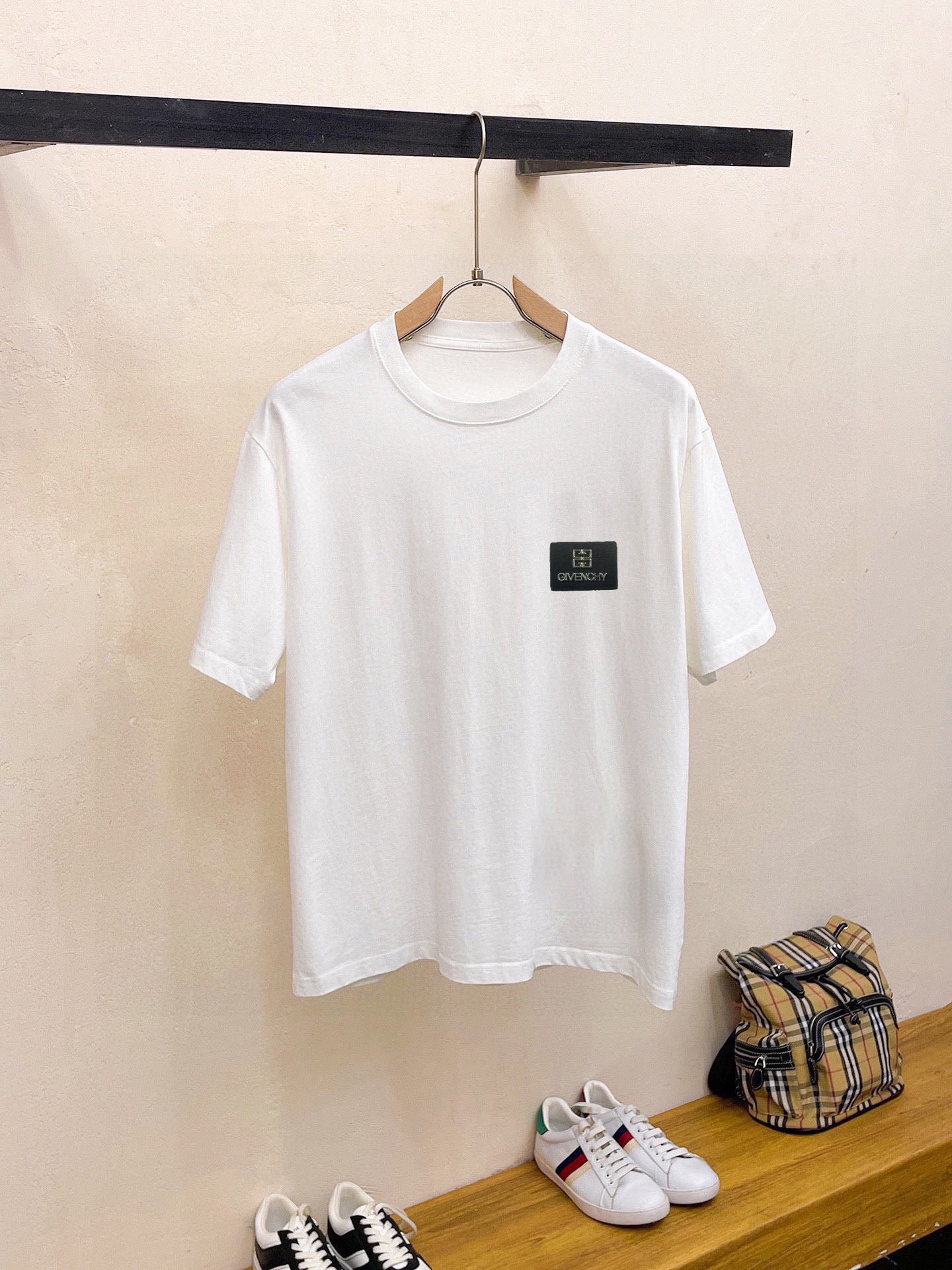 【GIVENCHY旗艦店】ジバンシー 半袖ショートパンツスーツ ご好評に付き再入荷