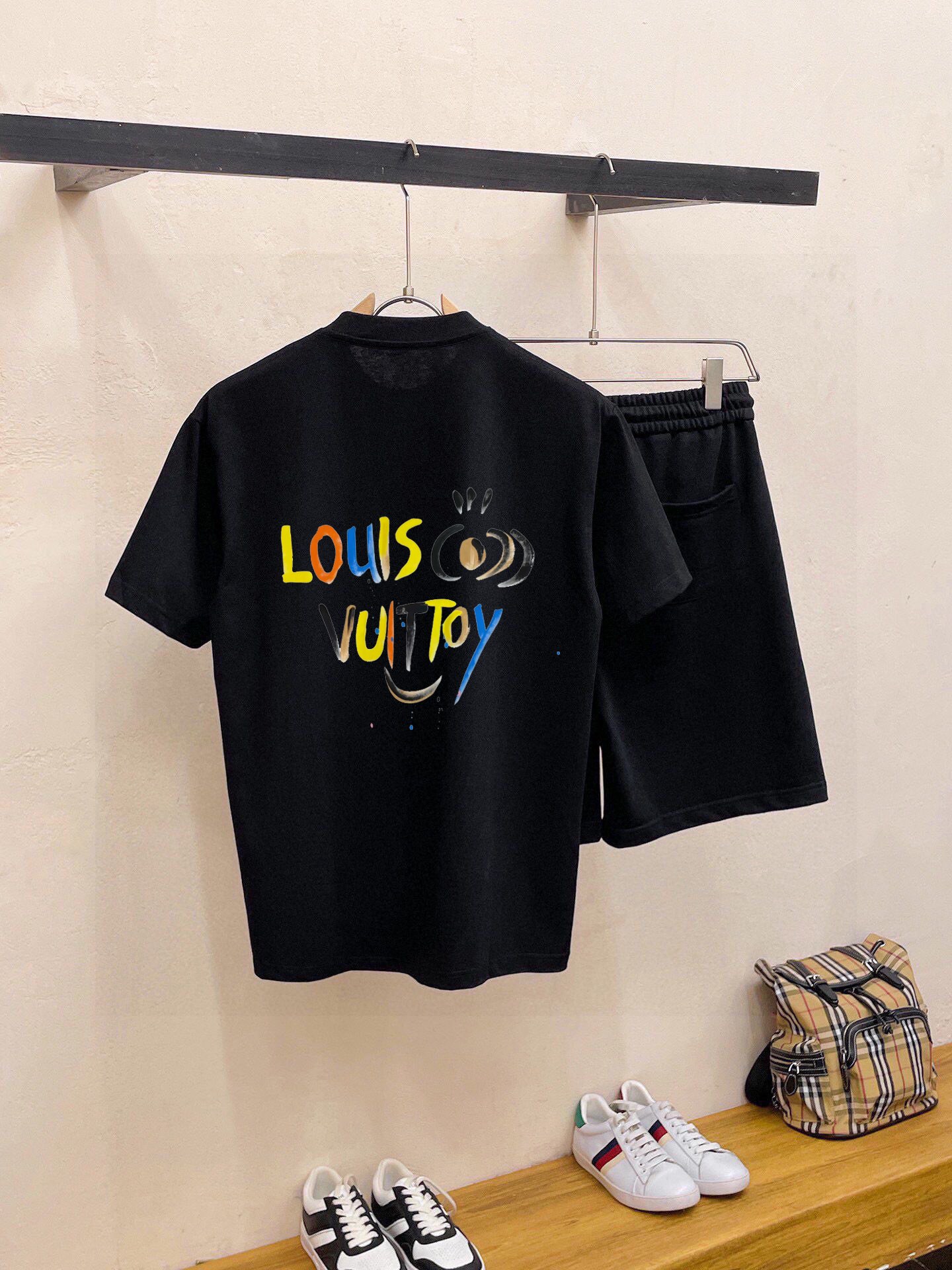 【LOUIS VUITTON旗艦店】半袖ショートパンツスーツ ご好評に付き再入荷！