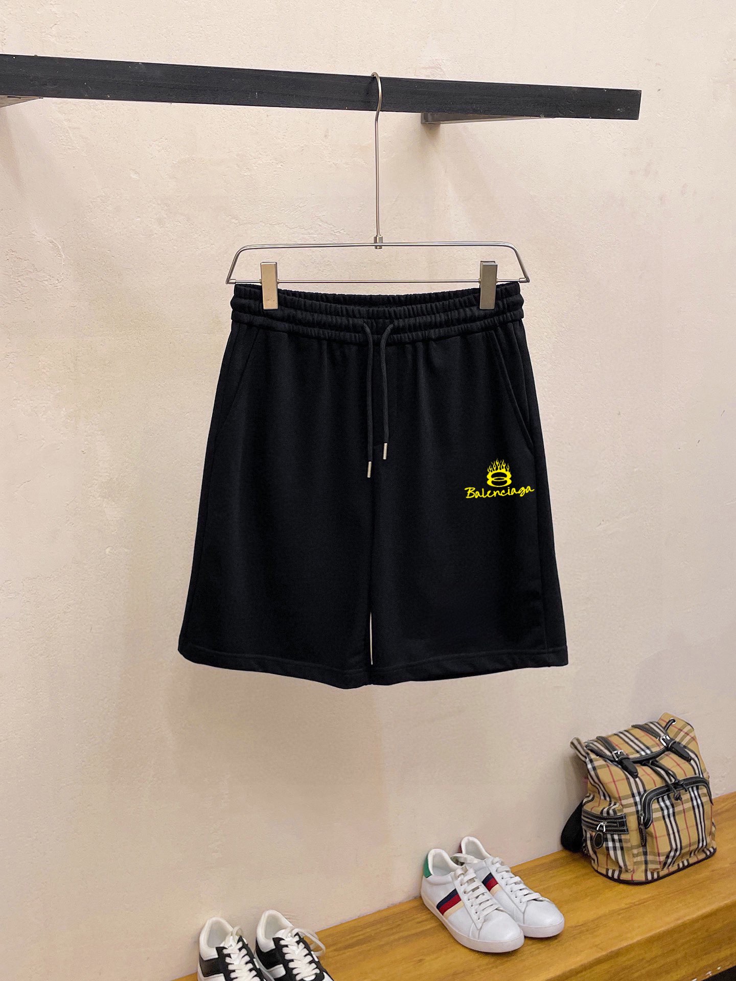 【BALENCIAGA旗艦店】バレンシアガ 半袖ショートパンツスーツ ご好評に付き再入荷！