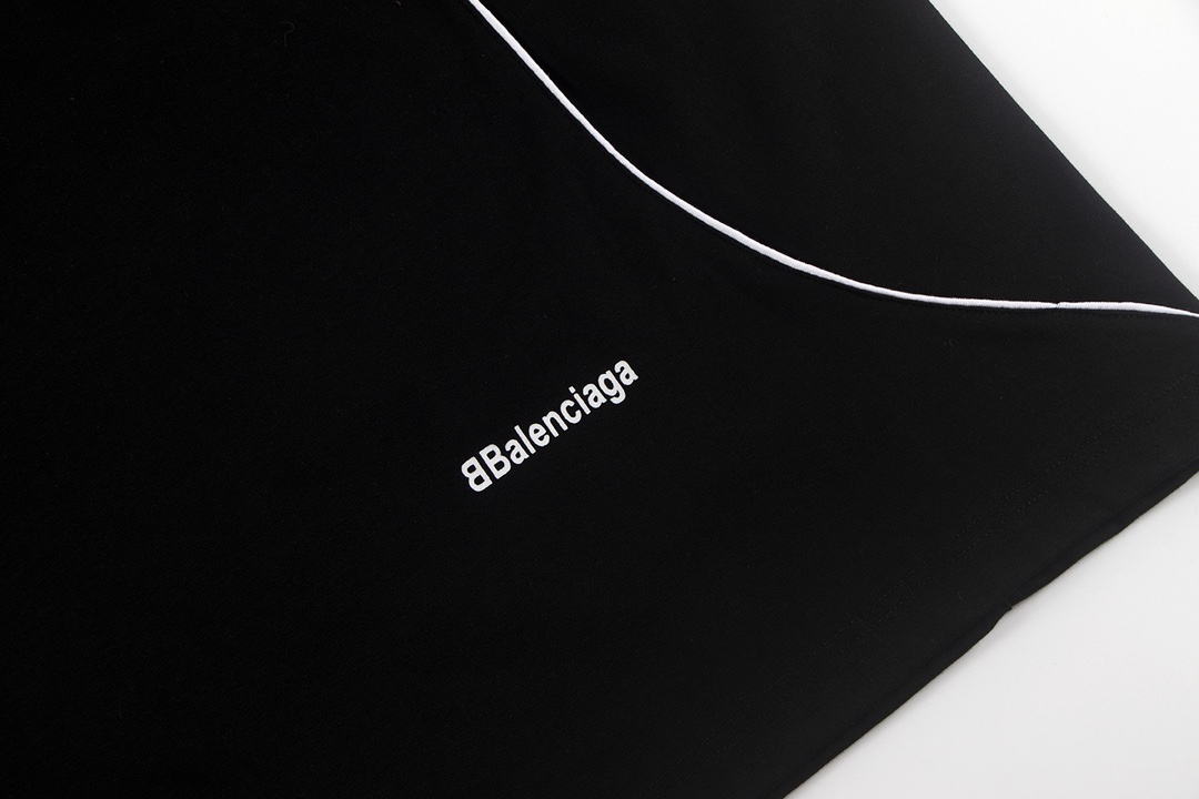 【BALENCIAGA旗艦店】バレンシアガ 長袖 ご好評に付き再入荷！