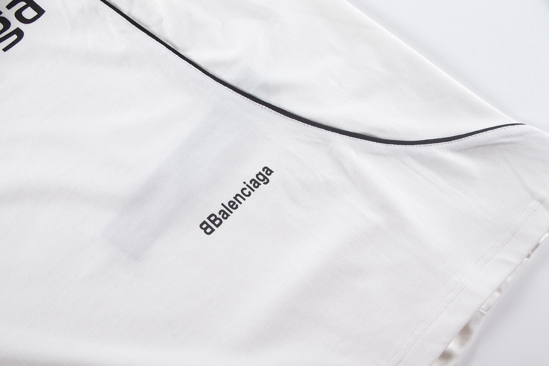 【BALENCIAGA旗艦店】バレンシアガ 長袖 ご好評に付き再入荷！