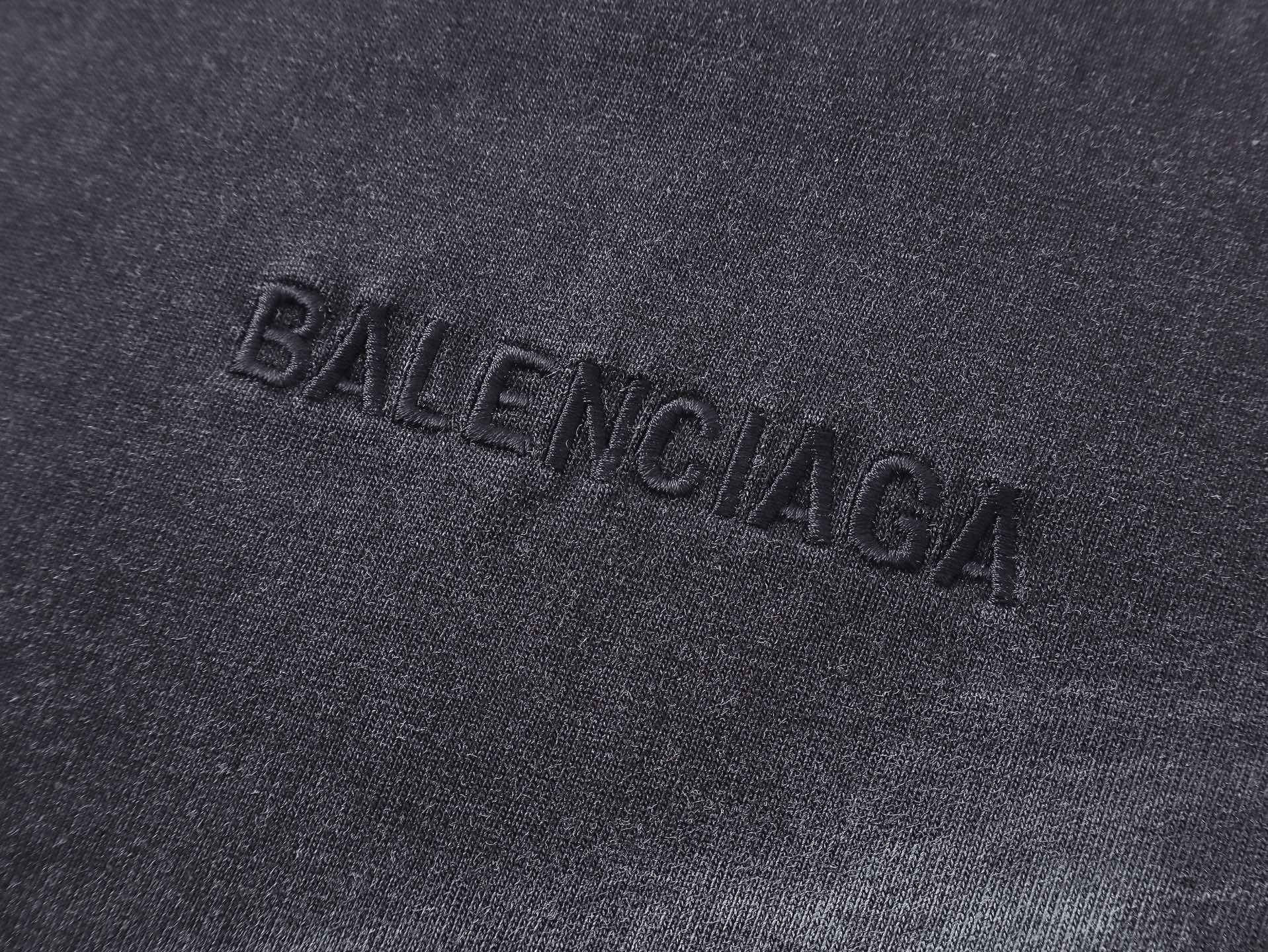 【BALENCIAGA旗艦店】バレンシアガ 長袖 ご好評に付き再入荷！