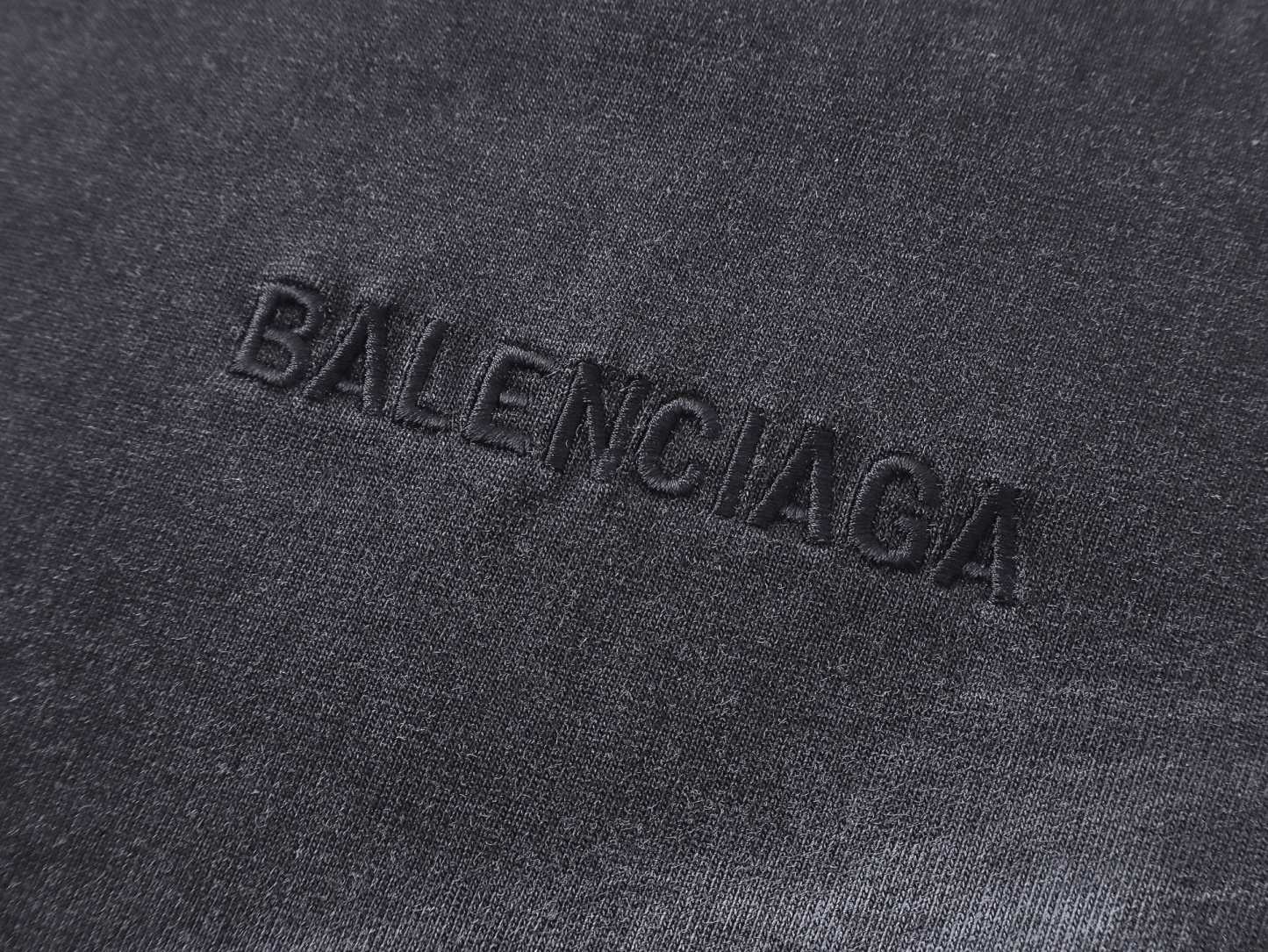 【BALENCIAGA旗艦店】バレンシアガ 長袖 ご好評に付き再入荷！