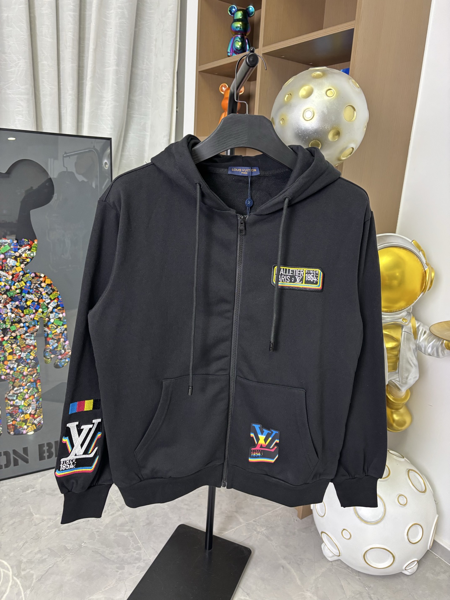 【LOUIS VUITTON旗艦店】ルイヴィトン パーカー  ご好評に付き再入荷！