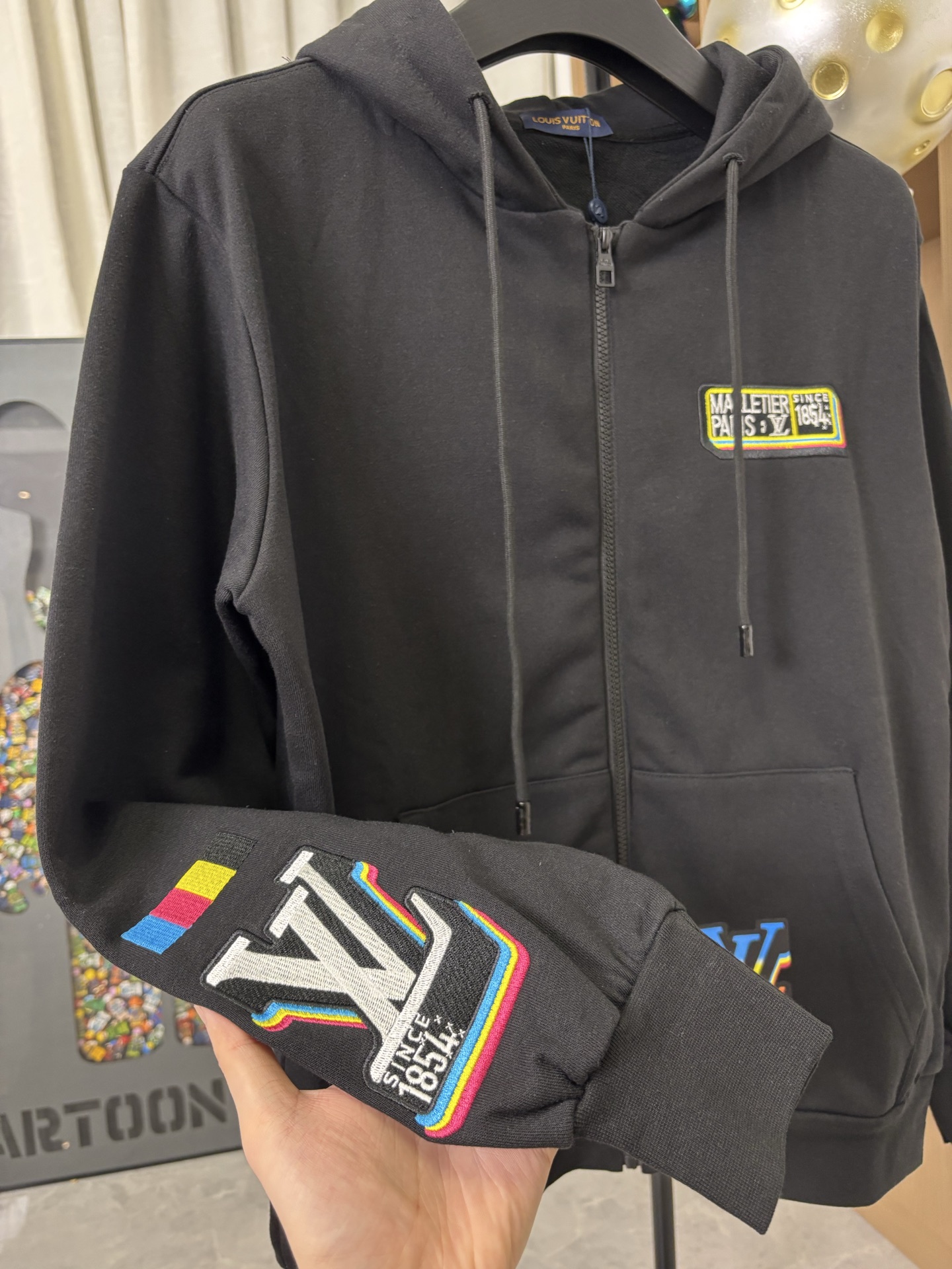 【LOUIS VUITTON旗艦店】ルイヴィトン パーカー  ご好評に付き再入荷！