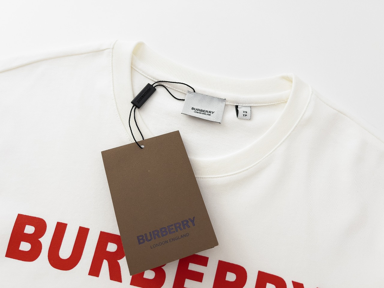 【BURBERRY旗艦店】バーバリー 半袖Tシャツ ご好評に付き再入荷！