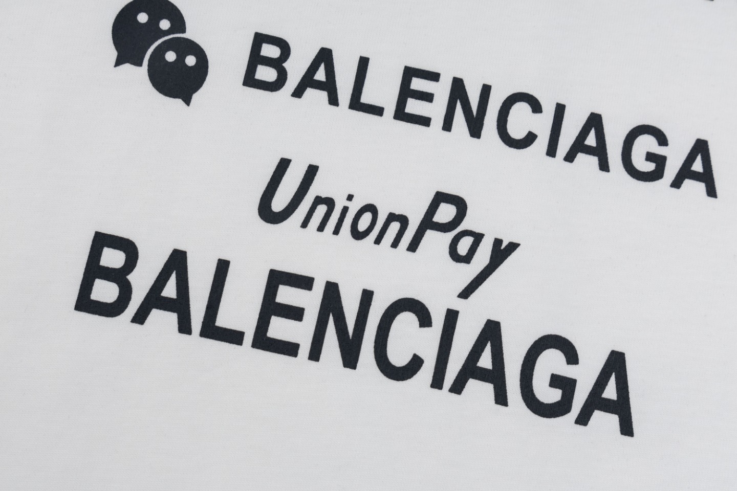 【BALENCIAGA旗艦店】バレンシアガ 長袖 即日出荷 ご好評に付き再入荷！