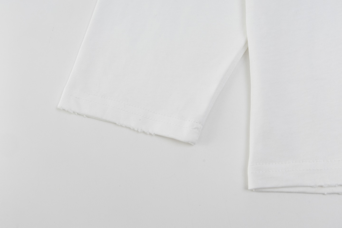 【BALENCIAGA旗艦店】バレンシアガ 長袖 即日出荷 ご好評に付き再入荷！