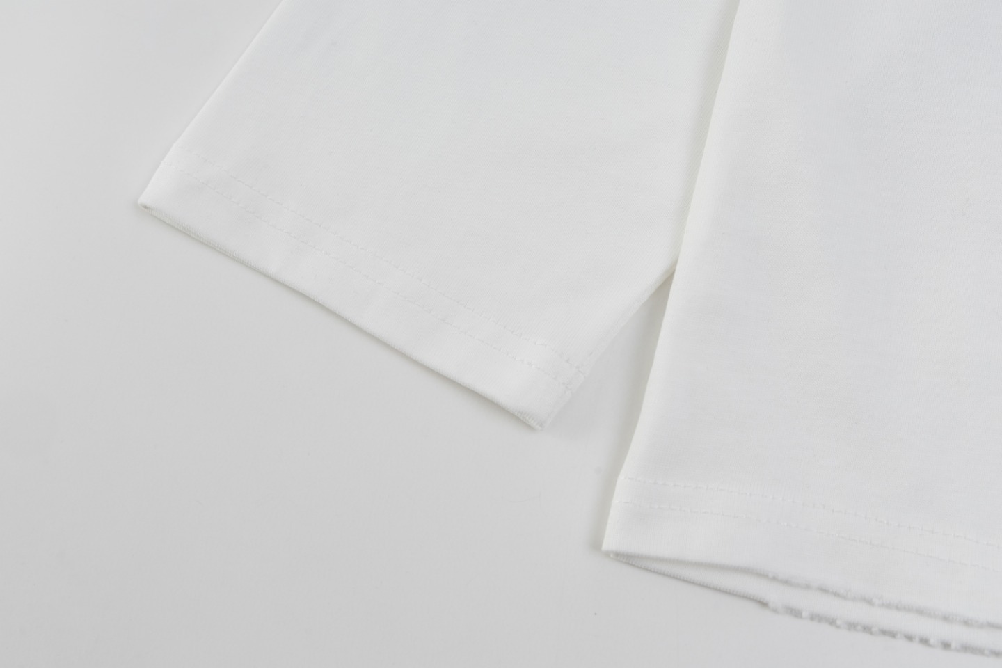 【BALENCIAGA旗艦店】バレンシアガ 長袖 即日出荷 ご好評に付き再入荷！