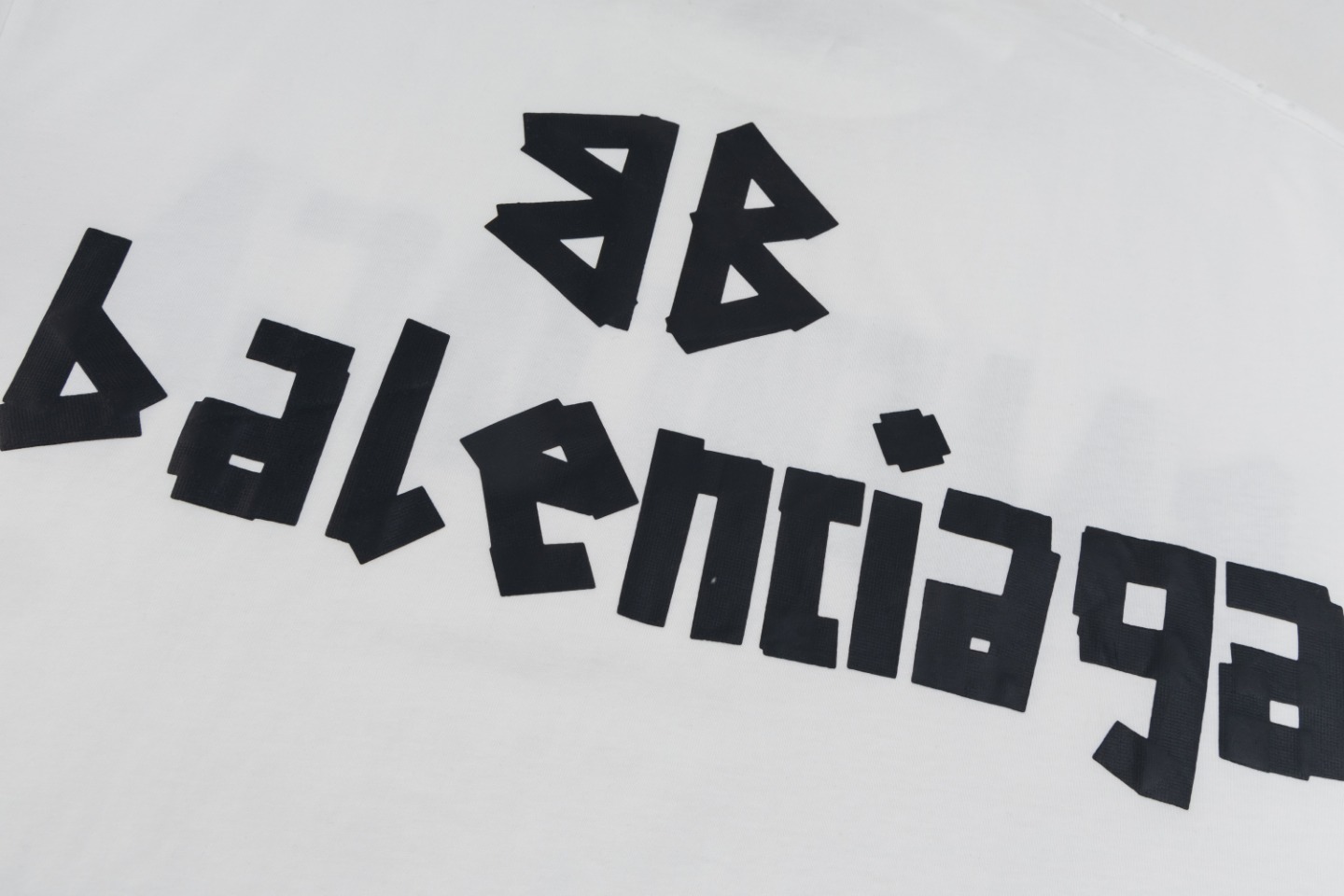 【BALENCIAGA旗艦店】バレンシアガ 長袖 即日出荷 ご好評に付き再入荷！