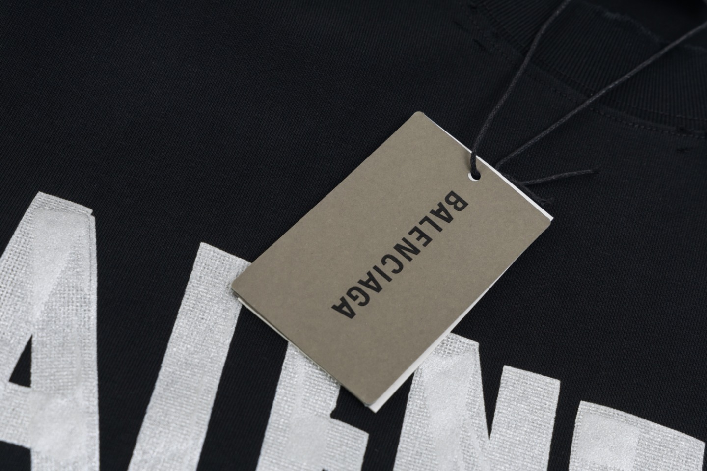 【BALENCIAGA旗艦店】バレンシアガ 長袖 即日出荷 ご好評に付き再入荷！