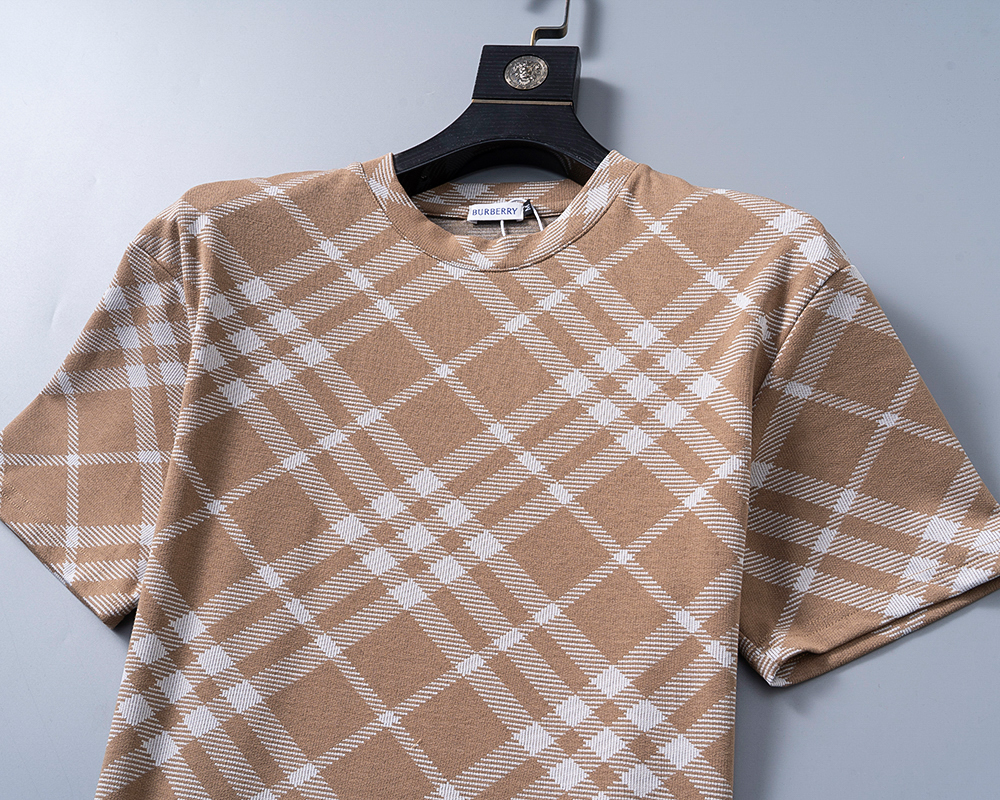 【BURBERRY旗艦店】半袖ショートパンツスーツ ご好評に付き再入荷！