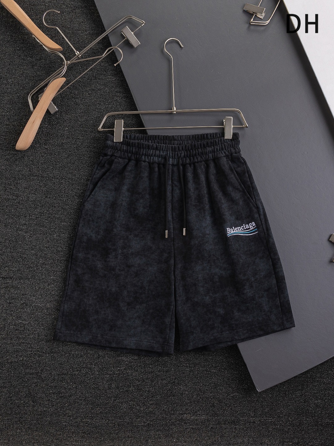 【BALENCIAGA旗艦店】バレンシアガ 半ズボン ご好評に付き再入荷！