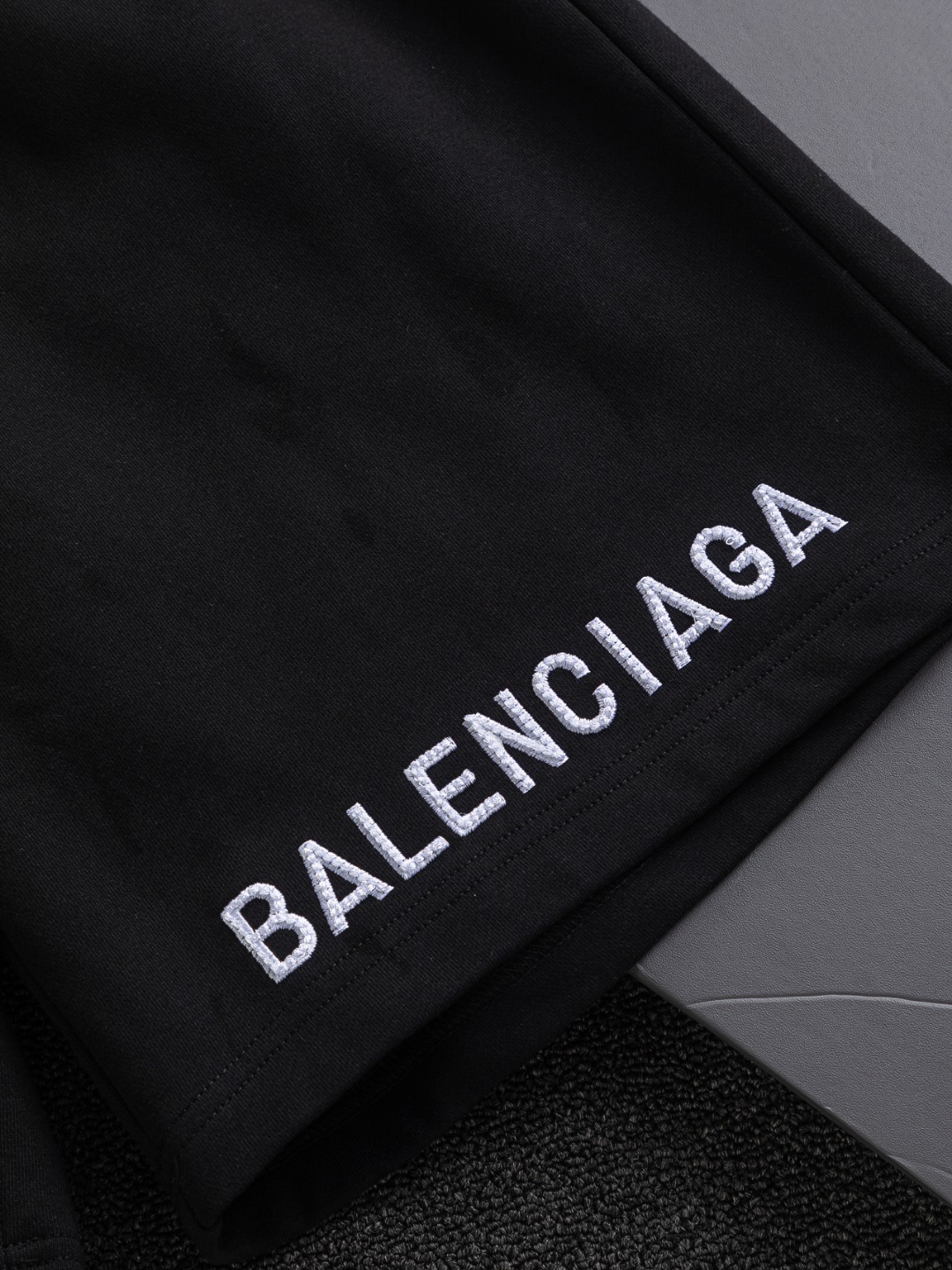【BALENCIAGA旗艦店】バレンシアガ 半ズボン ご好評に付き再入荷！