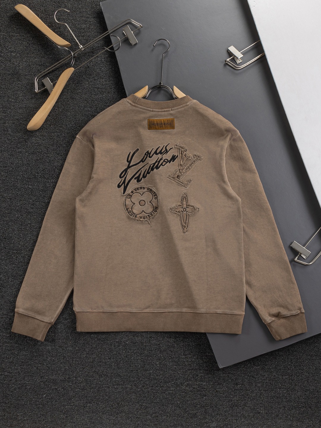 【LOUIS VUITTON旗艦店】ルイヴィトン 長袖 ご好評に付き再入荷！