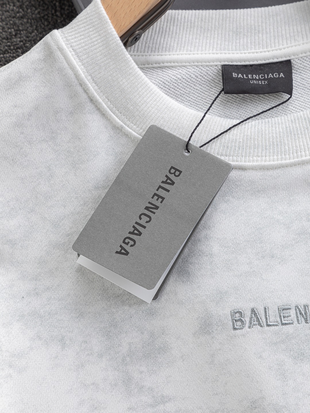 【BALENCIAGA旗艦店】バレンシアガ 長袖 ご好評に付き再入荷！