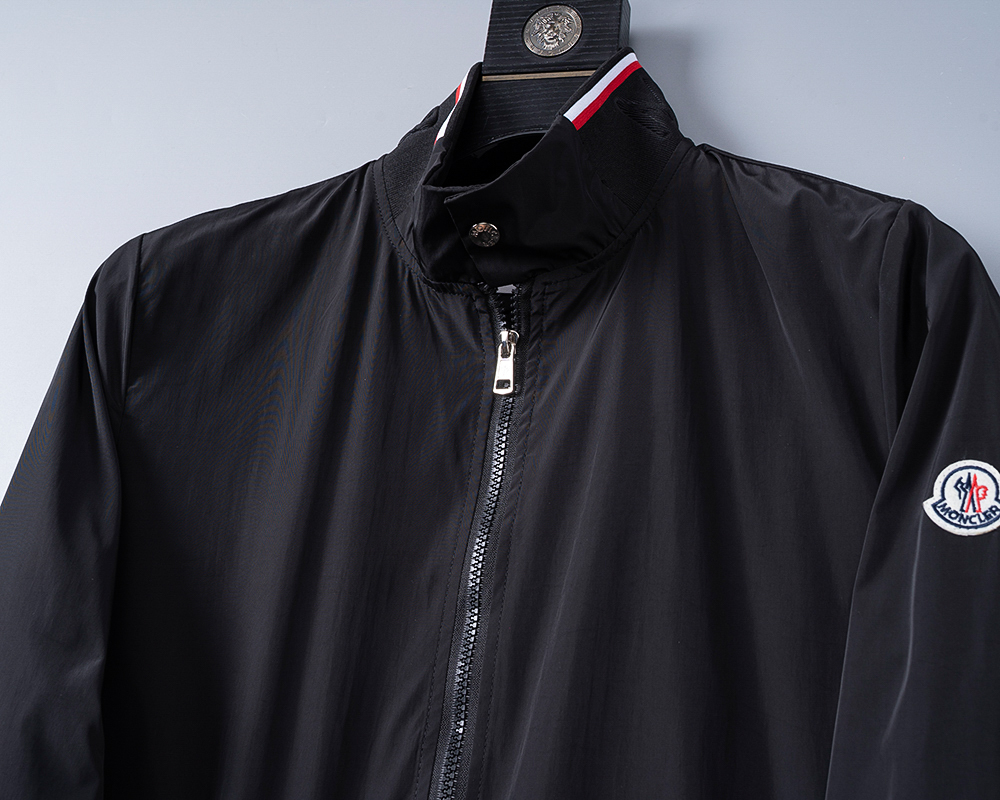 【MONCLER旗艦店】モンクレール ジャケット 、ご好評に付き再入荷！