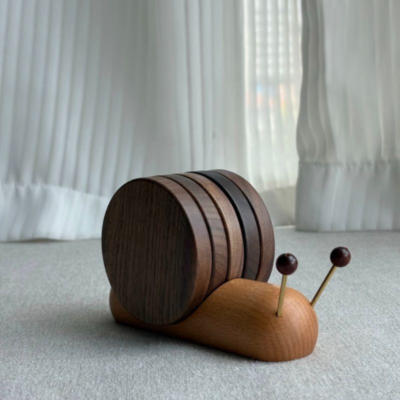 Creative desktop snail wooden coaster, heat-resistant mat, decorative ornament, heat-resistant pad, pot mat, bowl mat, cup holder, magnetic suction