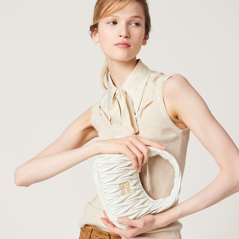 ワンダー マテラッセレザー ホーボーバッグ