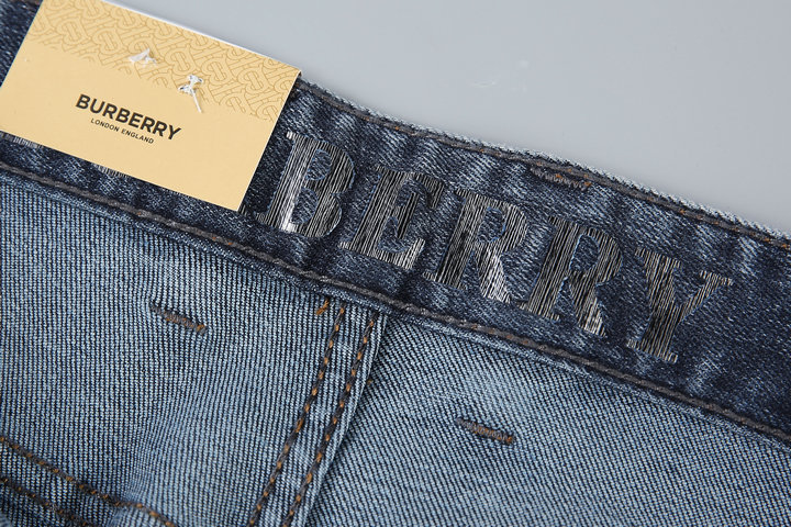 BURBERRY ジーンズ｜クラシックフィット デニム-三越伊勢丹公式 ラグジュアリーアウトレット