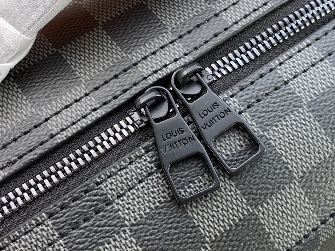Louis Vuitton クラシック エレガント スーツケース｜LV モノグラム公式-三越伊勢丹公式 ラグジュアリーアウトレット