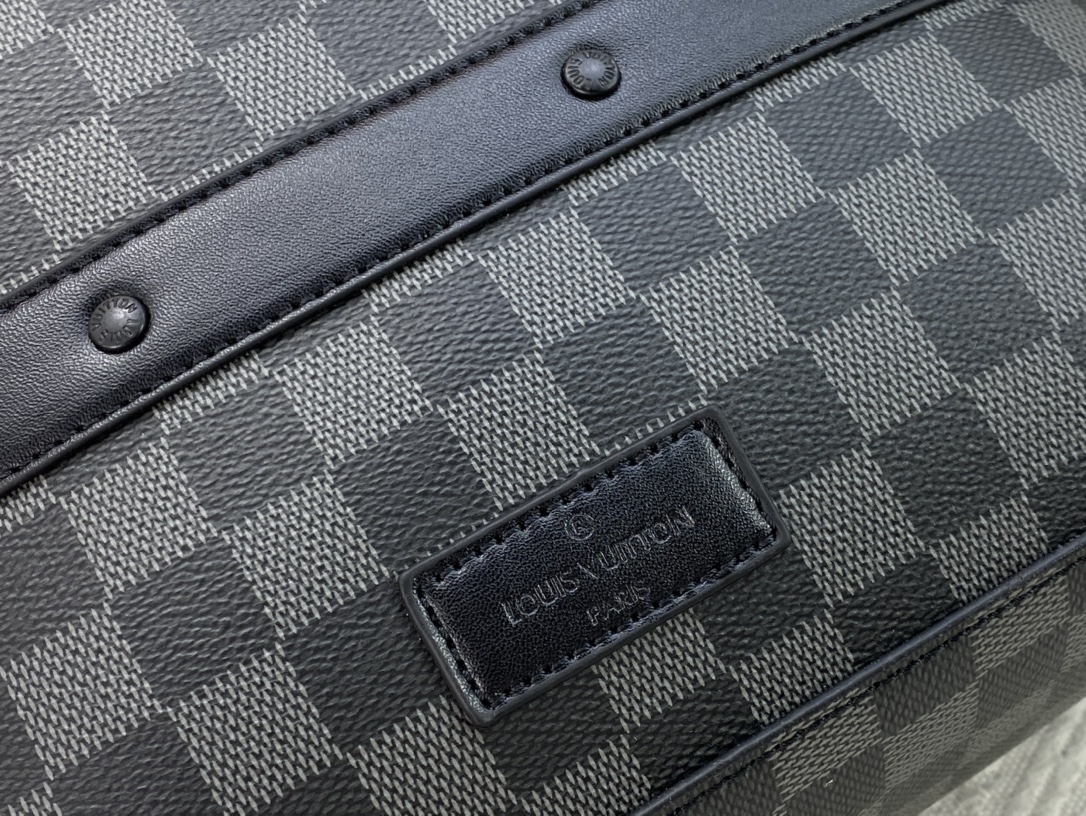 Louis Vuitton クラシック エレガント スーツケース｜LV モノグラム公式-三越伊勢丹公式 ラグジュアリーアウトレット