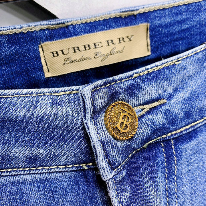 BURBERRY ジーンズ｜クラシックフィット デニム-三越伊勢丹公式 ラグジュアリーアウトレット