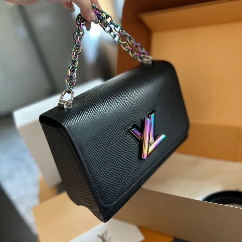 Louis Vuitton 新作 ツイスト ミディアム｜ネオクラシカル-三越伊勢丹公式 ラグジュアリーアウトレット
