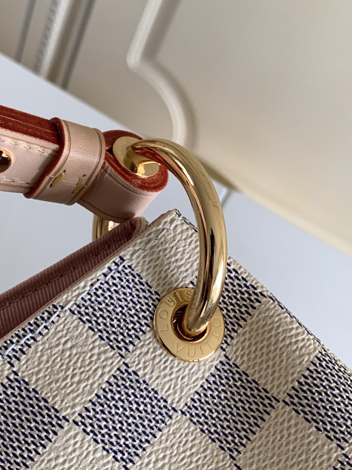 Louis Vuitton グレースフル PM｜モノグラム・ダミエ-三越伊勢丹公式 ラグジュアリーアウトレット