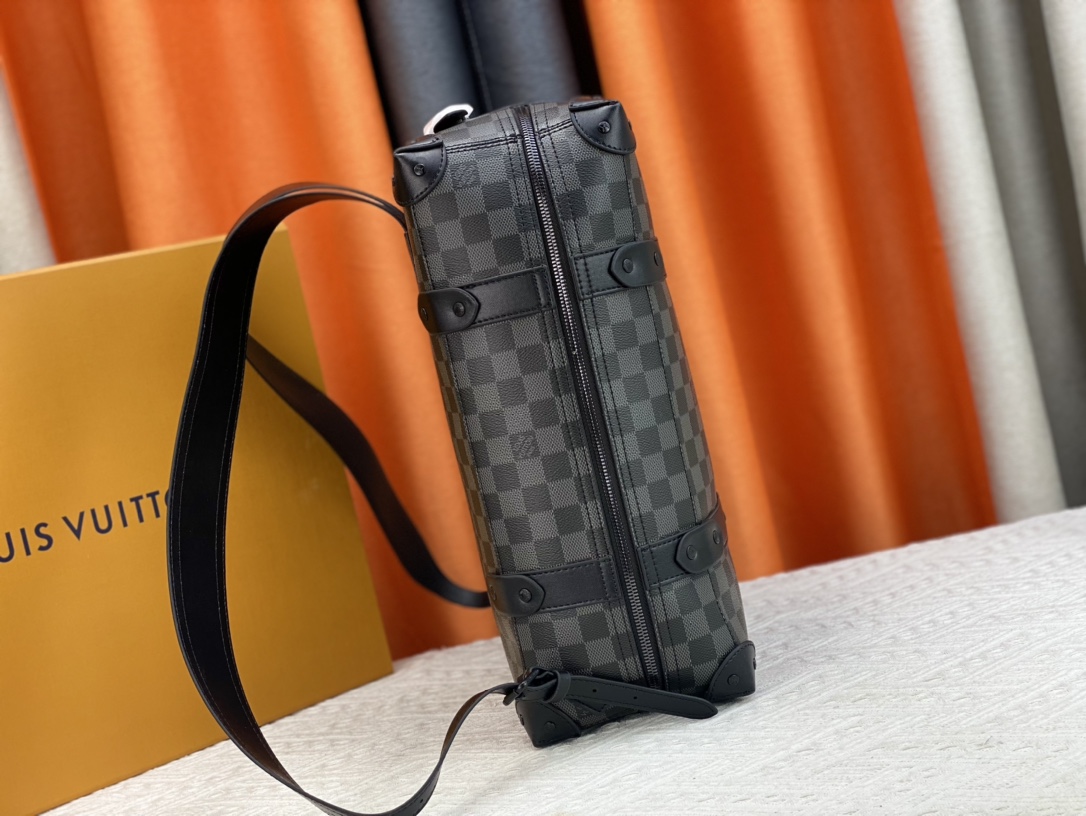 Louis Vuitton クラシック エレガント スーツケース｜LV モノグラム公式-三越伊勢丹公式 ラグジュアリーアウトレット