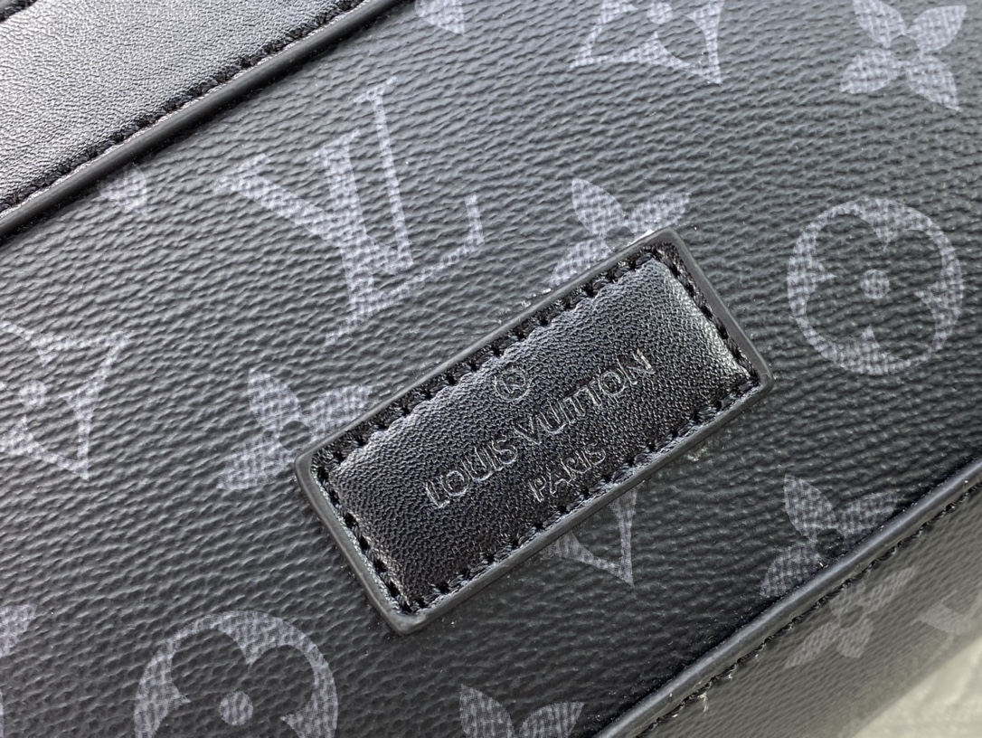Louis Vuitton クラシック エレガント スーツケース｜LV モノグラム公式-三越伊勢丹公式 ラグジュアリーアウトレット