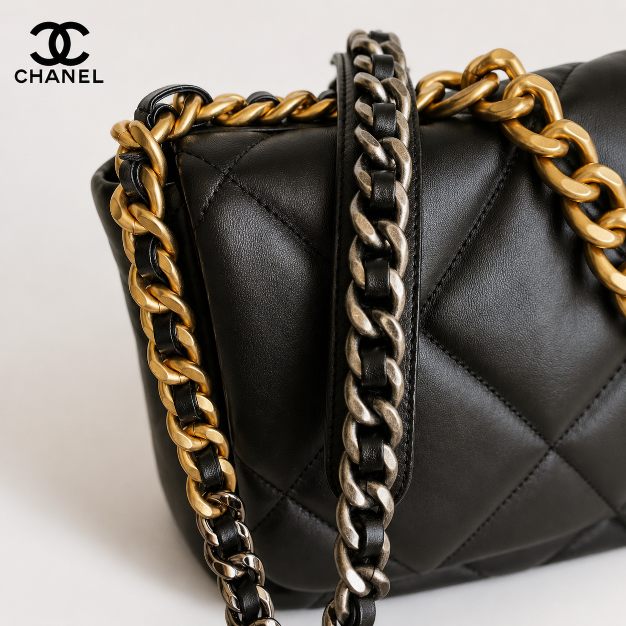シャネル CHANEL 19 マキシ ハンドバッグ AS1162 ブラック シャイニー ラムスキン