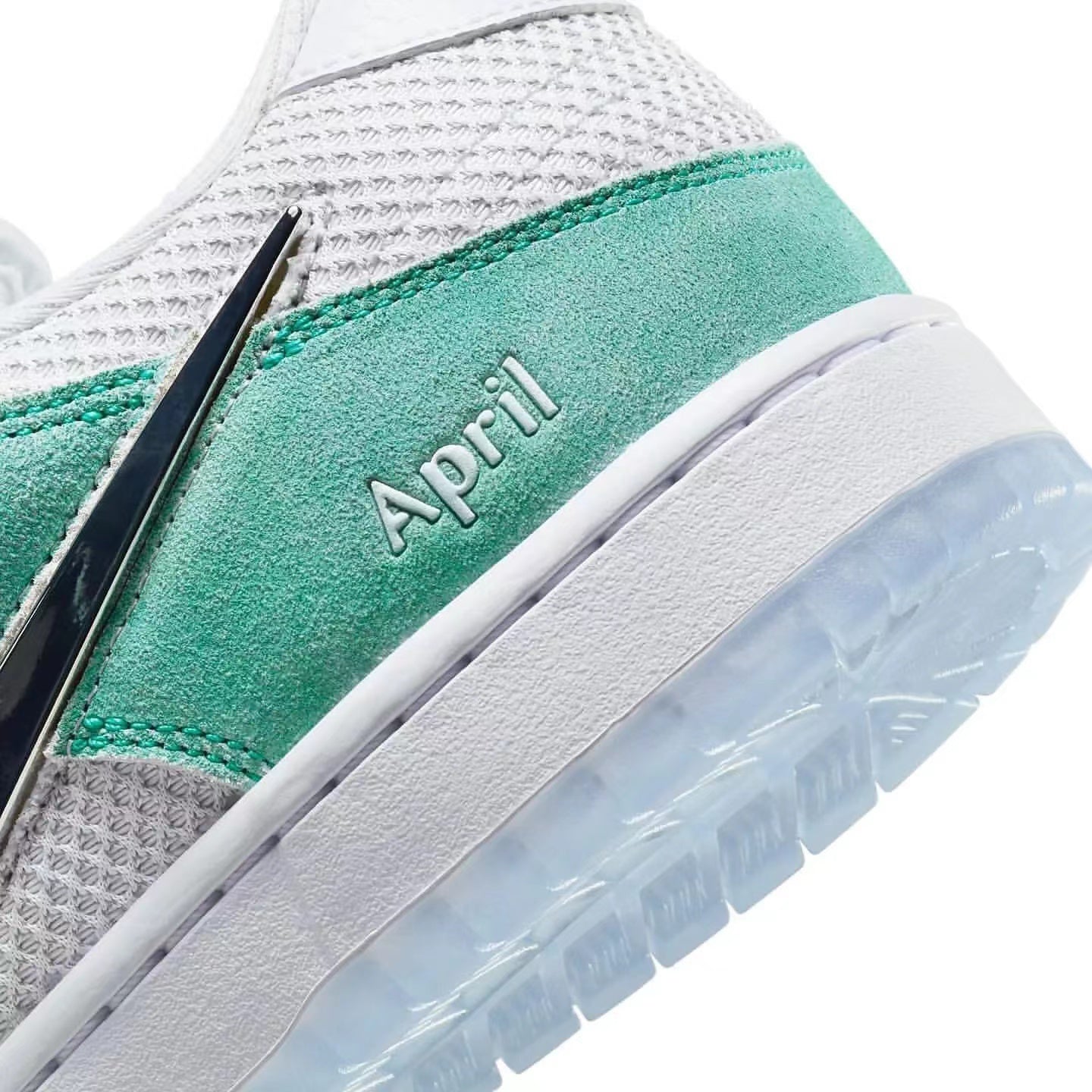 April Skateboards x Nike SB ダンク Low｜限定-三越伊勢丹公式 ラグジュアリーアウトレット