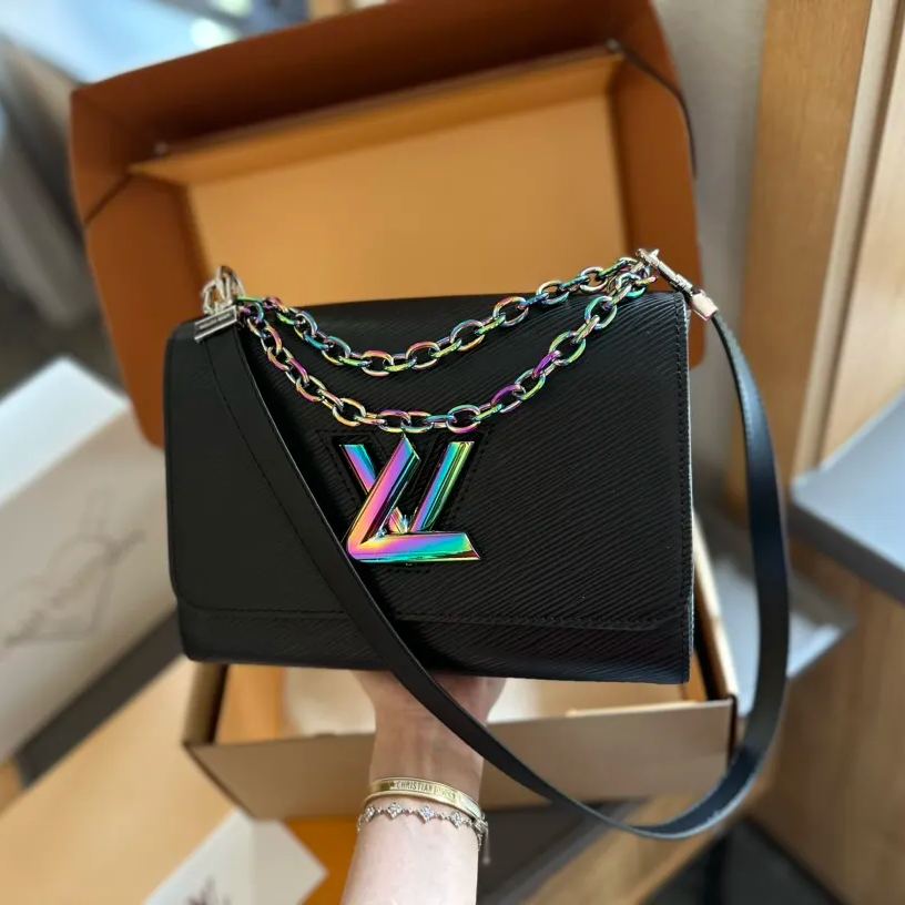 Louis Vuitton 新作 ツイスト ミディアム｜ネオクラシカル-三越伊勢丹公式 ラグジュアリーアウトレット
