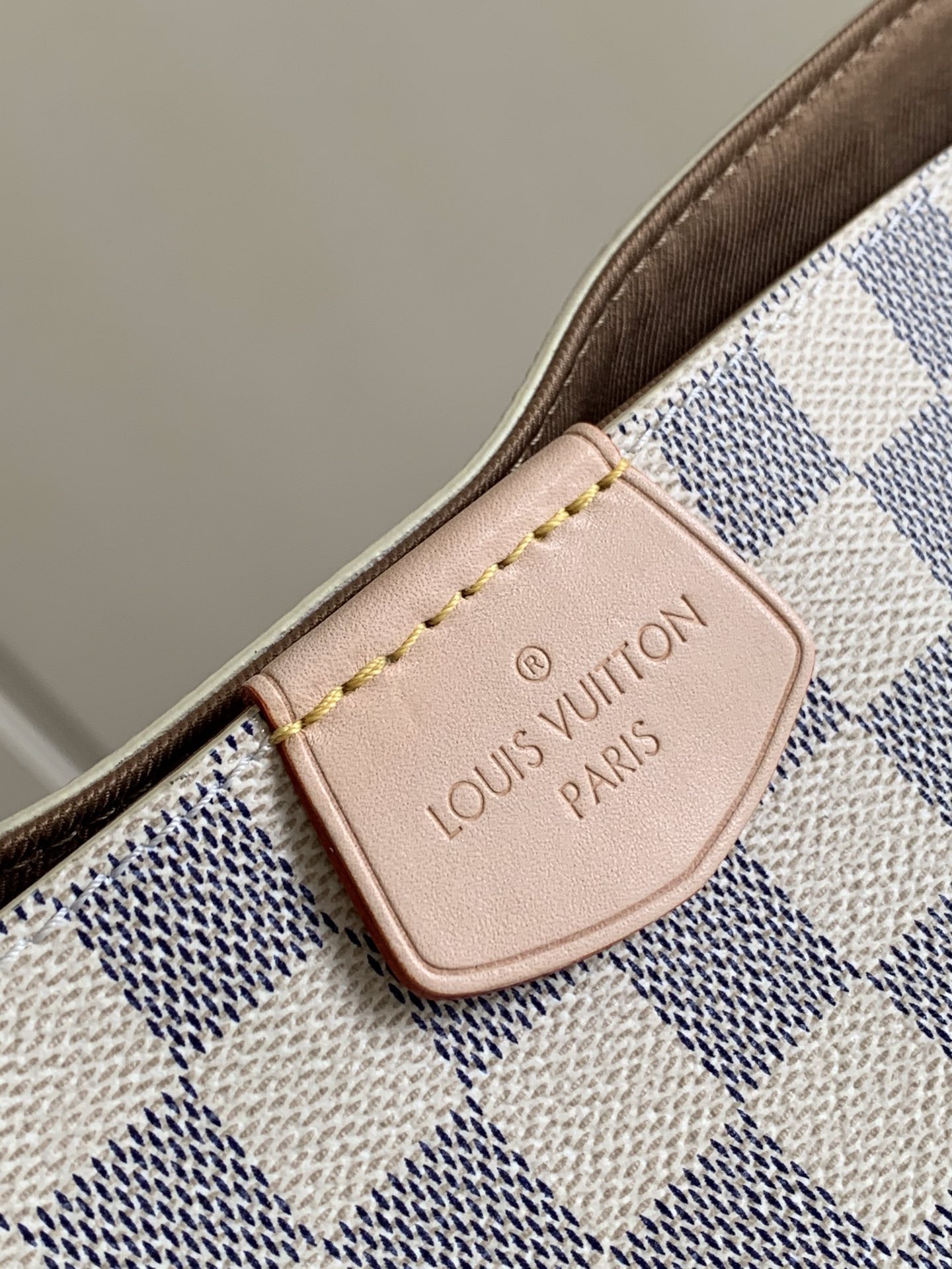 Louis Vuitton グレースフル PM｜モノグラム・ダミエ-三越伊勢丹公式 ラグジュアリーアウトレット