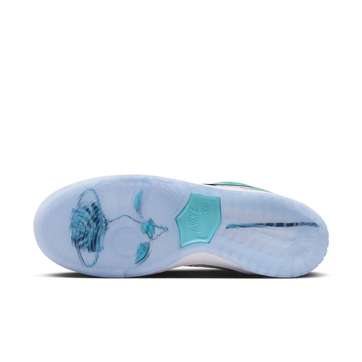 April Skateboards x Nike SB ダンク Low｜限定-三越伊勢丹公式 ラグジュアリーアウトレット