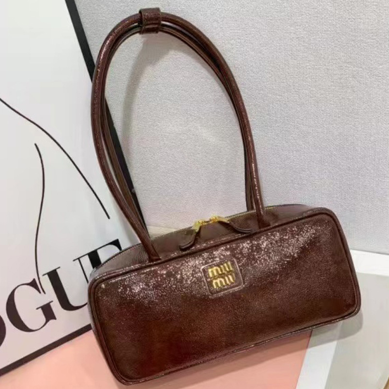 【完売必至】MIUMIU/ミュウミュウ ショルダーバッグ ロゴメタル