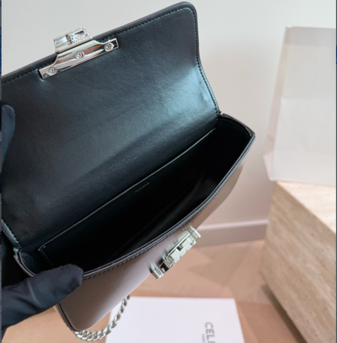 CELINE トリオンフ チェーンショルダーバッグ ブラック レディース 肩掛け 2WAY クラシックバッグ ギフトボックス付き